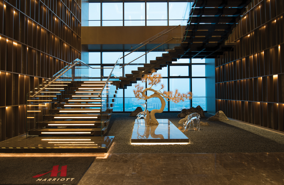 Zhangjiagang Marriott Hotel has selected a variety of WAC professional downlights ELANA PRO, PLANA PRO, MINI MT multi-head spotlights and InvisiLED ® HIGH CRI light strips. The exquisite shape, precise light control and excellent light and shadow performance add charming brilliance to the hotel! public stairs