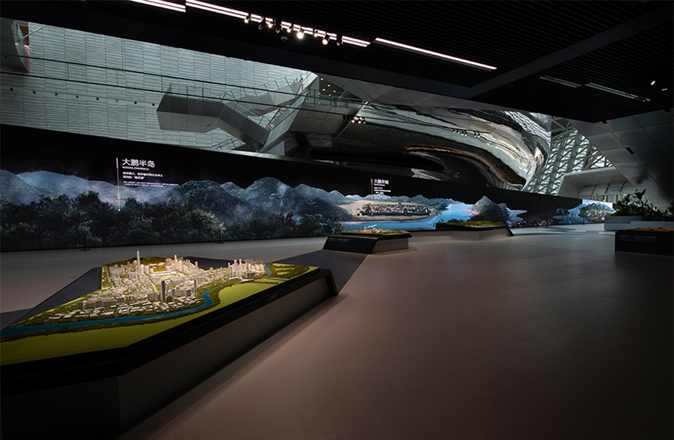 The exhibition hall space is very high, and there are many small models and scenes. Precise light control, large-area wall washing and antidinic issues are the main points of concerns. 06