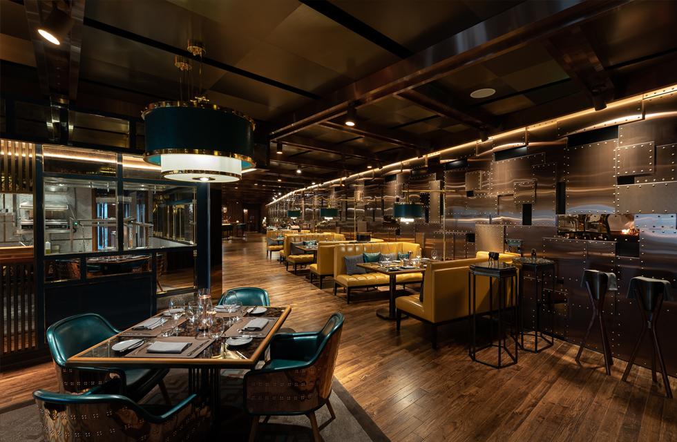 Flint Steak House reinterprets the New York style of the mid-19th century with industrial fashion decoration. It has a very American flavor, and the design combines a strong artistic atmosphere with a personalized industrial style. The top is not limited to the commonly used recessed downlights, but uses WAC SILO series ceiling-mounted spotlights. dining room