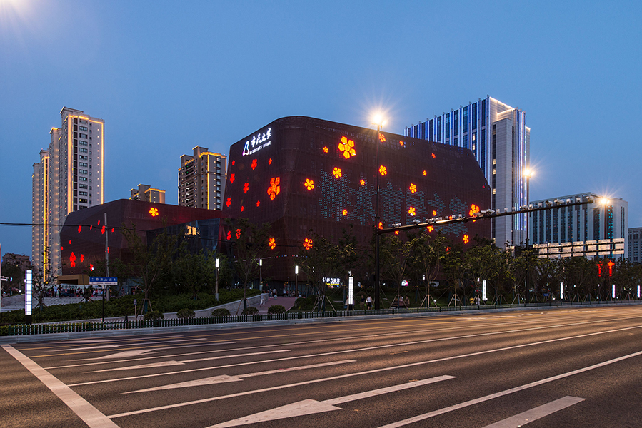 As a symbol of a city's history and cultural development, and as an important part of the urban landscape, city squares have received more and more attention. City squares reflect the city's long history, culture and unique charm, and are also public spaces outside the city. an integral part of the system. Lishui Citizen Square